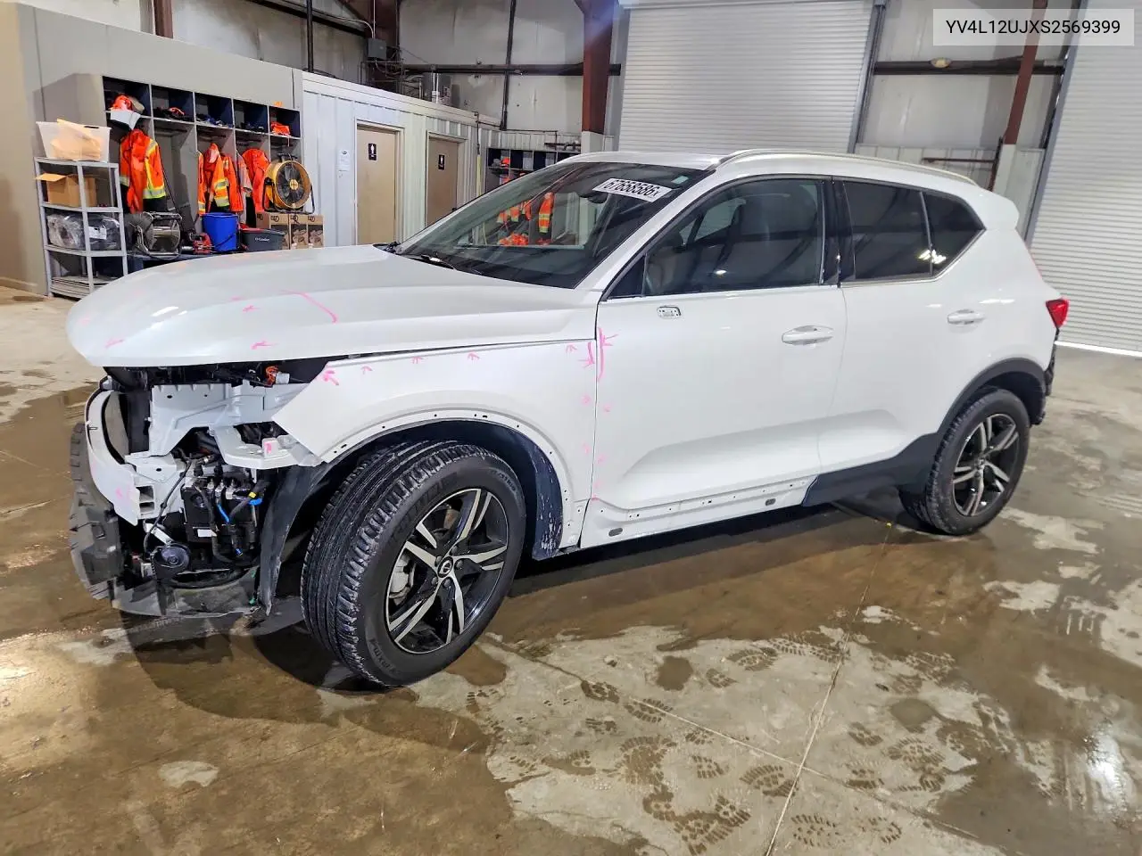 2025 Volvo XC40