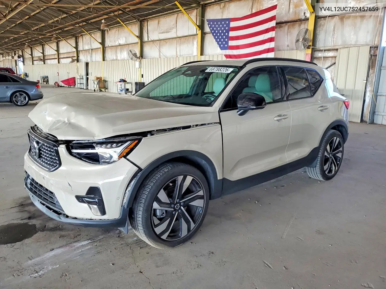 2025 Volvo XC40