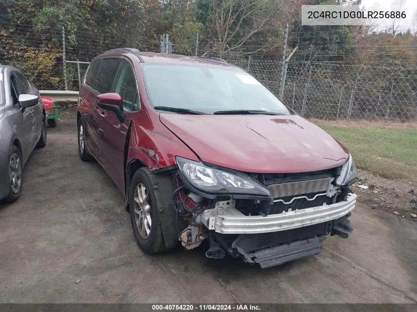 2020 Chrysler Voyager