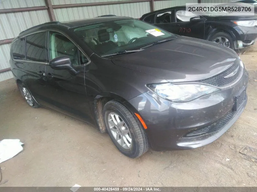2021 Chrysler Voyager